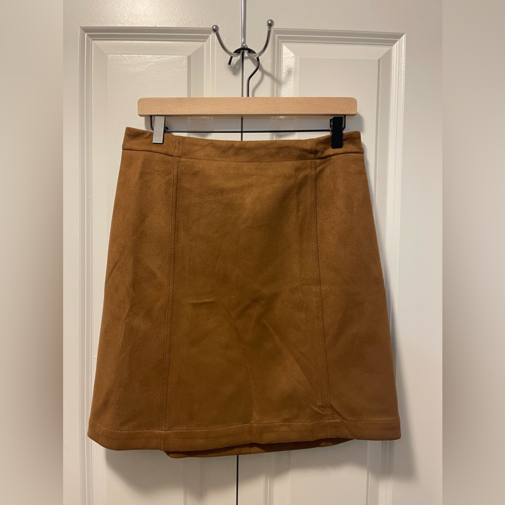 Womens Ann Taylor factory faux suede skirt sz. 8